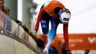 Snowboarder competition slope spectators blurry - dirck van der lisse free wallpaper