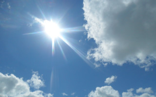 Bright sun clouds blue sky - free light wallpaper