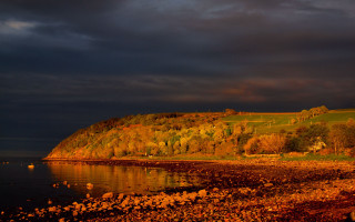Hill lake forest mountain sunset - dramatic light free wallpaper