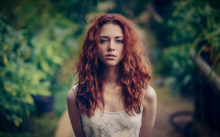 Red hair garden portrait bokeh - a garden area free wallpaper