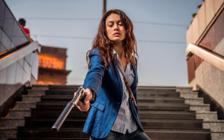 Woman gun stairs city portrait - eva gonzalès free wallpaper