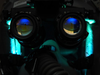 Goggles blue light tripod hologram - a tripod free wallpaper