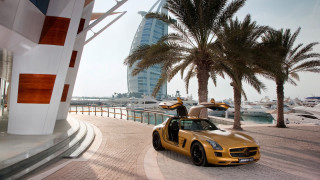 Yellow sports car palm tree 2 - luxury free wallpaper for desktop