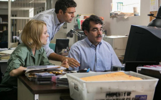 Man woman desk computer monitor - free technology wallpaper for desktop