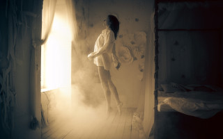 Woman bed window fog art - atmospheric free wallpaper