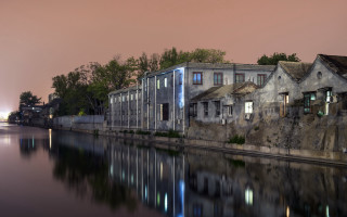 Dusk houses water pink sky 2 - window free wallpaper for desktop