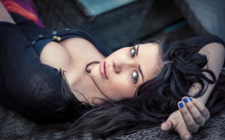 Woman lying bed eyes closed - andrea orcagna free wallpaper