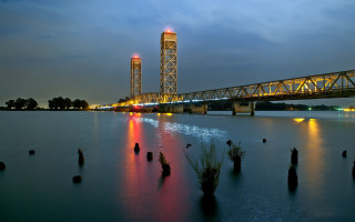 Bridge hudson river night lights - a tower in the background free wallpaper