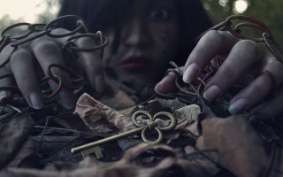 Woman keys chain hands ground - free aesthetic wallpaper