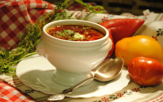 Bowl soup plate spoon tomatoes - a bowl of soup free wallpaper