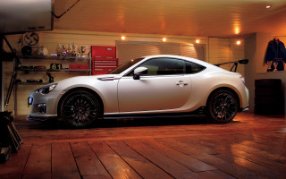 White sports car garage tools - the wall and a clock free wallpaper