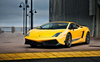 Yellow sports car street building 4 - a street next free wallpaper for desktop