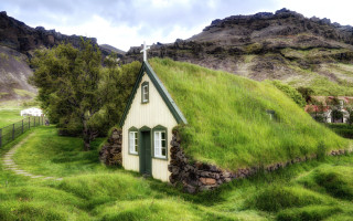 Grass roof house pathway mountain - the middle of a field free wallpaper