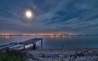 Full moon over water dock - moonlight free wallpaper