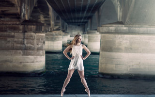 Woman dress river bridge portrait - elizabeth polunin free wallpaper