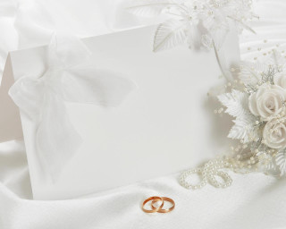 Wedding rings white cloth card - photorealism free wallpaper