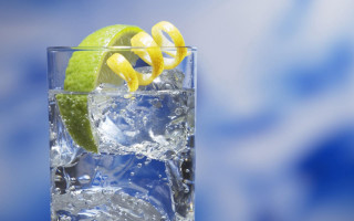 Glass water lime ice still - a glass of water free wallpaper