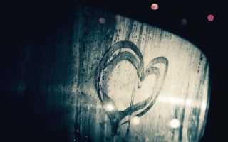 Heart rain window streetlight love - a street light in the background free wallpaper