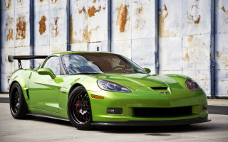 Green sports car rusty wall 2 - rusty free wallpaper