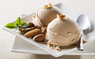 Ice cream plate nuts spoon - the plate free wallpaper