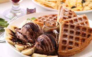 Waffles banana icecream food table - banana free wallpaper