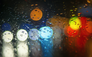 Rainy window traffic lights impressionism - volumetric free wallpaper