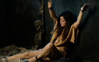 Woman bed arms up araceli - figuration libre free wallpaper