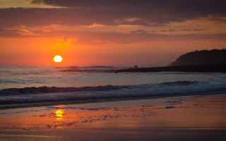 Sunset ocean beach figure impressionist - a sunset over the ocean free wallpaper