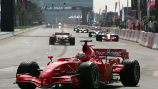 Racecar tokyo racetrack crowd helmet - a race car free wallpaper