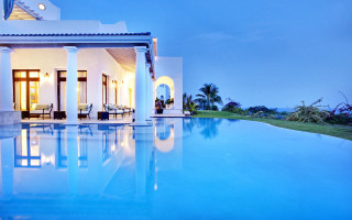 Luxury pool ocean night Enguerrand - luxury free wallpaper