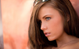 Woman sunglasses hair comb leaning - a pair of sunglasses free wallpaper