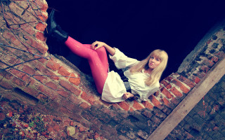 Gothic flemish baroque fashion portrait - fashion photoshoot free wallpaper