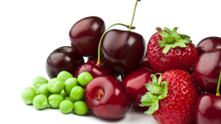 Fruit pile berries grapes cream - berry free wallpaper for desktop