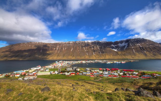 Small town hill lake mountain - the top free wallpaper