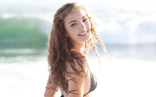 Beach bikini woman ocean wave 2 - claire falkenstein free wallpaper