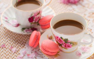 Coffee macaroons flower table blurry - a tablecloth free wallpaper