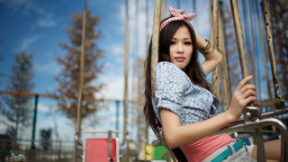 Woman swing park pinkbow blue - chen lu free wallpaper