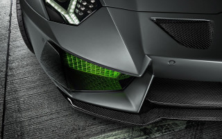 Sports car green light fence 2 - a sports car free wallpaper