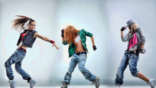 Dancing group air hands hat - one person free wallpaper for desktop
