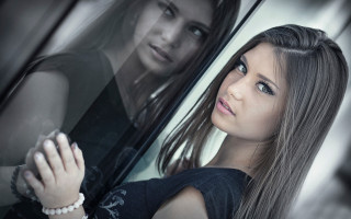 Woman leaning out car window - the window free wallpaper for desktop