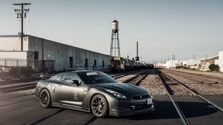 Silver car traintrack water tower - chrome free wallpaper for desktop