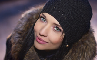 Woman blackhat furcoat portrait elina - hood free wallpaper