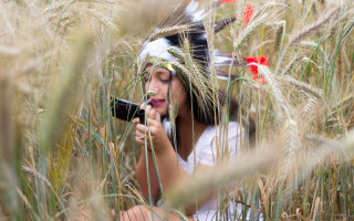 Woman headdress camera wheat field - free flowers wallpaper