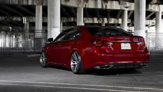 Red car parking lot building 7 - column free wallpaper