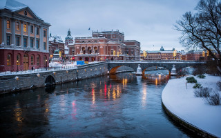 Winter river bridge cityscape snow - a few light free wallpaper