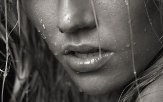 Wet face long hair water - photorealistic portrait free wallpaper