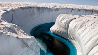 Ice cave blue pool snowy - a blue pool free wallpaper