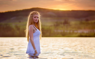Woman water sunset blonde dress - evaline ness free wallpaper