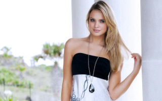 Blonde woman strapless dress necklace - strapless free wallpaper