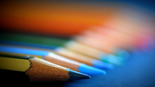 Colored pencils blue table bengal - a blue surface free wallpaper for desktop